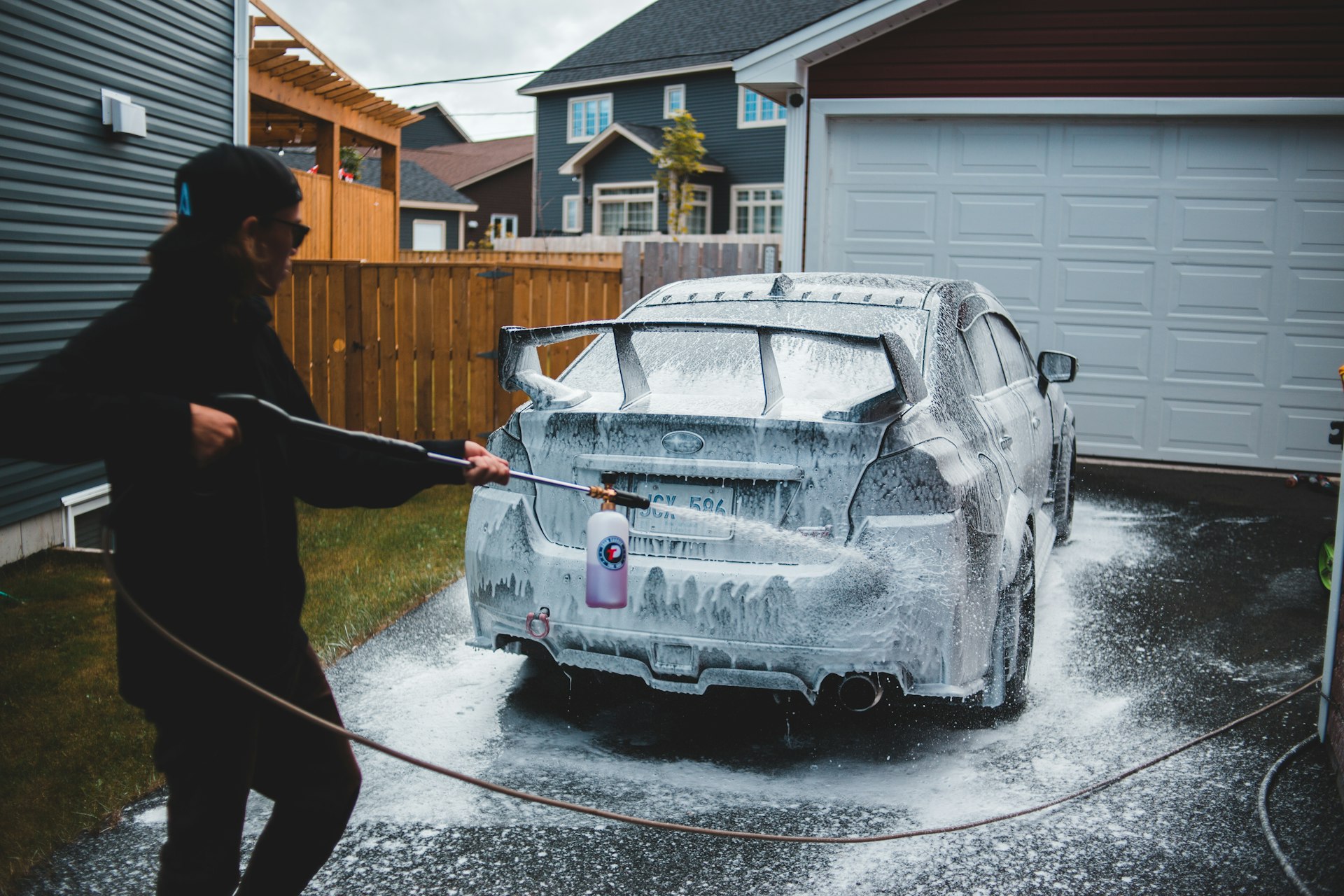 Car washing by the workshop advisor