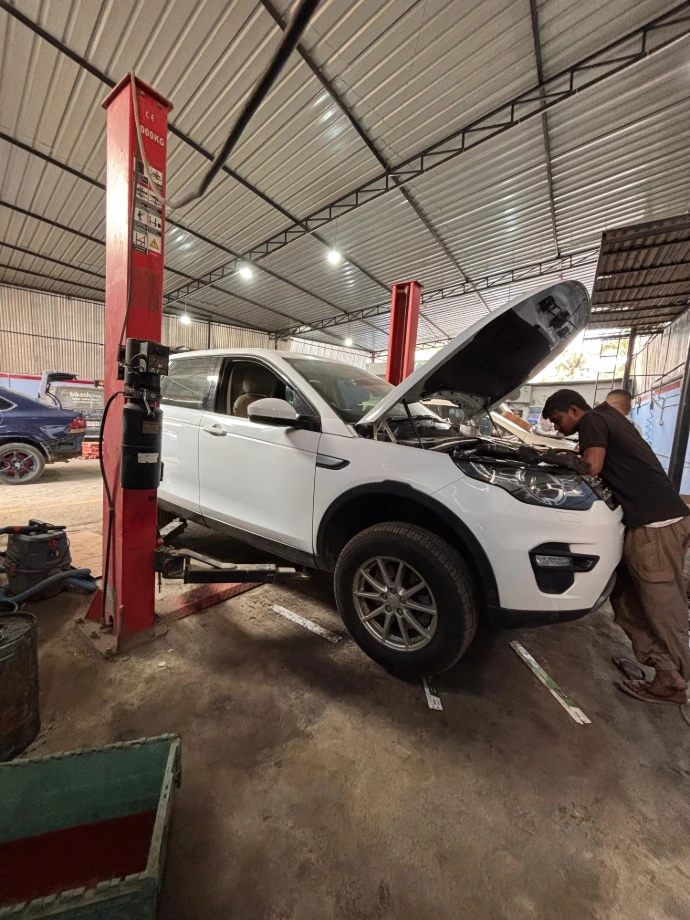 Vehicle getting served
